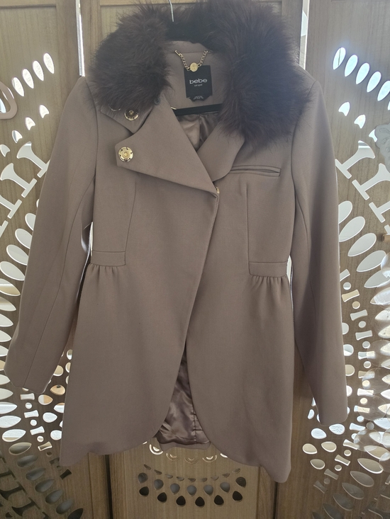 bebe Jackets & Blazers - bebe Taupe Wool-Blend Coat with Removable Faux Fur Collar